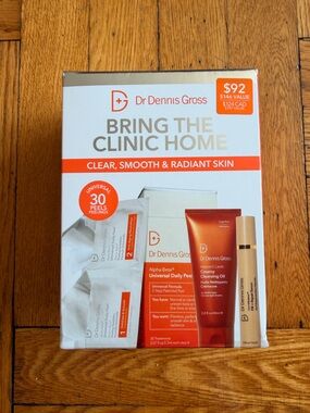 Dr. Dennis Gross Clear, Smooth & Radiant Skin Set - BNIB